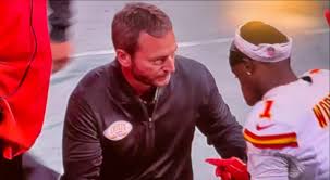 Social Media Lip Readers Uncovered Chiefs Trainer's 2-Word Response To Xavier Worthy's Injury, And It's The Worst Thing Possible [VIDEO]