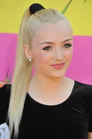 Pin By W H I T N E Y B R O W N On Fashion Emma Ross In 2020 Peyton List Her Style Peyton