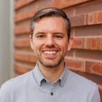 Daniela Branco's Instagram, Twitter & Facebook