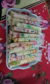 Cotton candy ice cream.1 8oz.tub of cool whip 2 3.4oz vanilla puddings 2 cups milk 2 cotton candy duncan hines frosting creations flavor packet blue gel food coloring. Viral Oh Viral Cara Membuat Aiskrim Sumi Jelly Facebook