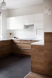 Die Kombination Von Cremeweiss Mit Einer Naturlichen Gediegenen Eiche Upcycling Mobel Modern Kitchen Design Best Kitchen Designs Popular Kitchen Designs
