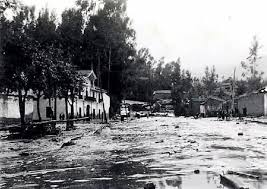 13 DE DICIEMBRE DE 1941: ALUVIÓN DESTRUYE EL NUEVO HUARAZ Al amanecer del sábado 13 de diciembre de 1941, un bloque de hielo cayó sobre la laguna de Palcacocha, en la quebrada