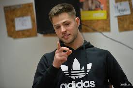 © a berényi balázst alakító aradi balázs a reggeli című műsorban jelentette be a távozását. Megnosult A Baratok Kozt Egykori Oroshazi Szereploje Oroscafe