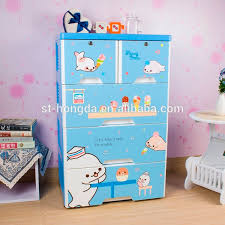 Warna lem transparan sehingga cocok untuk merekatkan benda bening. Konsep Terpopuler 27 Lemari Baju Bayi Plastik