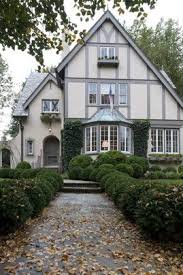 Linda Bond S House Tudor House Exterior Tudor Style Homes House Exterior