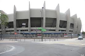 You can find here all the parc des princes latest news and buy your tickets to have a ringside seat for the ligue 1 uber eats and champions league games. Divers Paris Le Parc Des Princes Et Ses Rues Culturepsg
