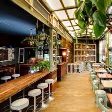 House Of Small Wonder Cafe Mitte Berlin Creme Guides Restauranteinrichtungen Cafes Berlin Restaurant Namen