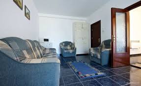 A soli 50 metri dal mar nero e dalla spiaggia di mamaia, l'hotel central offre una piscina all'aperto con lettini, un salone di bellezza e la connessione wifi gratuita. Hotel Central Mamaia