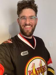 Sam Mckee's Instagram, Twitter & Facebook