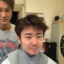 ボサボサだった髪の毛をバサッと眉毛もしっかり整えて 最高の笑顔あざす jp teshil com メンズ パーマ 眉毛 髪の毛