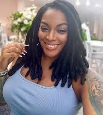 Candy Brooks's Instagram, Twitter & Facebook