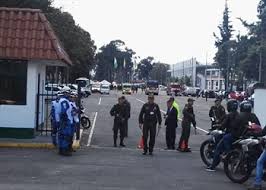 Ese grupo guerrillero no ha aceptado la autoría, de hecho, en comunicación con caracol radio, su jefe negociador, pablo beltrán, dijo que internamente determinarán si hubo o no participación. Atentado En Escuela De Cadetes De La Policia General Santander Como Ingreso El Carro Bomba A La Escuela General Santander Actualidad W Radio Colombia