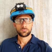 Benjamin Betton's Instagram, Twitter & Facebook