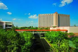 The Rosen Centre Skybridge Connects The Hotel To The Orange County Convention Center Orlando Florida Orlando Hotel Convention Centre Resort
