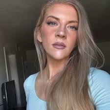 Tanya Ray's Instagram, Twitter & Facebook