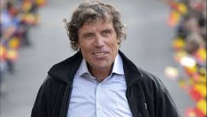 He previously occupied the position of director. Poolreiziger Alain Hubert Dient Een Klacht In Tegen Philippe Mettens De Morgen