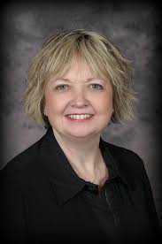 Kristen Gundersen's Instagram, Twitter & Facebook