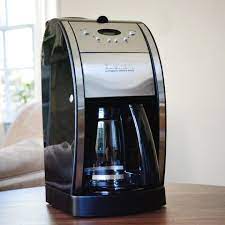 This coffee maker comes with 24 hours fully programmable feature which allows an automatic grinding and brewing in advance. Cuisinart Grind Brew 12 Cup Automatic Coffee Maker Review Convenience At The Cost Of Quality
