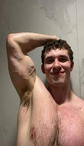 HOT* Canadian jock takes a dump - ThisVid.com
