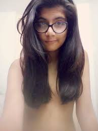 Can you show pictures of a girl who covers her nipple with her hair? - Quora