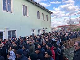 Pölten alevi kültür merkezi, 1988 yılında tüzük çalışmalarını bitirip, 1989 yılında resmen dernek. St Polten Alevi Alevitischer Kulturverein Wr Neustadt Facebook