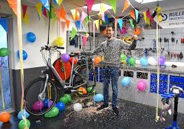 Rullens Tweewielers Peter 12 5 Jaar In Dienst