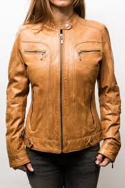 C'est le cas des cuir oldies marron chez helstons, que l'on retrouve sur les blousons homme ace et track par exemple. Blouson Cuir Rose Garden Silene Cognac Revacuir