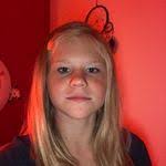 Tara Graf's Instagram, Twitter & Facebook