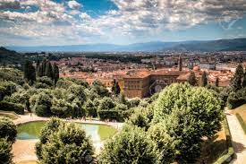 Genießen sie ihre ferien in florenz ▆ besuchen sie die boboli gärten, eines der schönsten beispiele italienischer gärten ▆ eintritt im palazzo pitti inbegriffen. Sehen Sie Sich Die Beruhmte Giardino Di Boboli Garten Uber Mit Einem Grossen Teich In Der Mitte In Florenz Italien Lizenzfreie Fotos Bilder Und Stock Fotografie Image 60706936