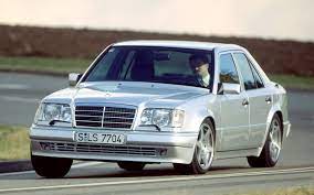 (in german) frommann, jens (2014). 124 Series E Class Saloons 1993 1995 Media Database