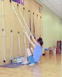 Melissa Lorraine Hagen Auf Instagram Ropes Sarvangasana With Variations As Shown By Geeta Iyengar In Gemforwomen The Trick Is To Come To Halasana Plough