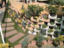 Wenn man schon einen eigenen garten besitzt, so sollte in diesem auch die natur seinen platz finden und ihren teil zu dem gesamtbild von diesem beitragen. 42 Ideen Zum Thema Tolle Pflanzsteine Fur Ihren Eigenen Garten