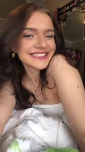 Dora Hendricks's Instagram, Twitter & Facebook