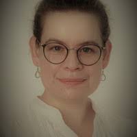 Rebecca Sauer's Instagram, Twitter & Facebook