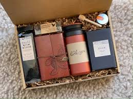 Corporate Gifts for Employees: How to Plan Bulk Orders Without Missing Deadlines