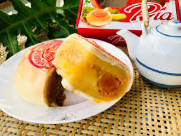 Sài gòn có bánh mì cá sấu, ngựa con: Banh Pia Má»¹ Anh Home Facebook