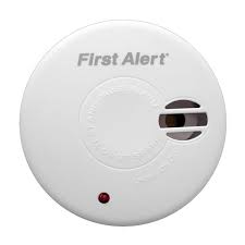 Most homeowners know you should change a smoke detector battery twice a year when you change i didn't believe it either, until a firefighter told me how i could skip changing out the batteries while still keeping my family safe. 9v Ionisation Smoke Alarm With Test And Hush Button First Alert Sa300uk 9 23 Inc Vat