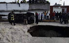 Stream millions of tracks and playlists tagged socavones from desktop or your mobile device. Detectan 120 Socavones En Ecatepec El Sol De Toluca Noticias Locales Policiacas Sobre Mexico Edomex Y El Mundo