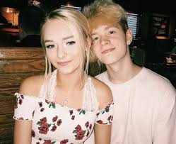 How old is zoe laverne in 2021? The Controversies Of 19 Year Old Tiktok Star Zoe Laverne Who Apologized For Kissing Her 13 Year Old Fan Pehal News