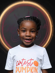 Just because we're married, doesn't mean I can't fire him as a client  😆🤪😜😝😏…. Fellas, y'all are welcome here too . Booking link in bio!  #marytopnotchbraids #marytopnotchdidit #menbraids #appointmentsavailable💋