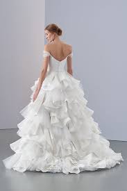 Unsere dienstleistungen im bereich zahnimplantate. What Comes What Stays Brautmoden Trends 2021 In 2021 Ballkleid Brautmode Neue Brautkleider