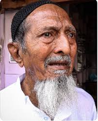 Sana Ejaz в X: „A #Muslim man photographed in front of his now destroyed  property his eyes clearly shows the #pain. Under which law his #property  has been #destroyed? Where is #court