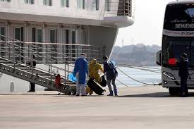 Evacuan, tras 2 meses, crucero en Uruguay