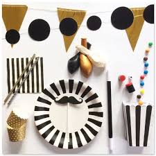 Diy Zaubererhute Als Cupcake Stander Fur Die Zauberer Party Zauberer Party Party Kinder Geburtstag Essen