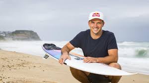 Allez, pour se changer les idées de la lourdeur de l'actualité (fukushima, libye, etc.), partons sur un sujet. Sunshine Coast Surfer Julian Wilson Eliminated From Pipe Masters In Hawaii The Courier Mail