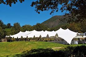 Hochzeit Im Zelt Die Schonsten Varianten Und Alle Tipps Fur Die Planung Zelten Hochzeit Partyzelt