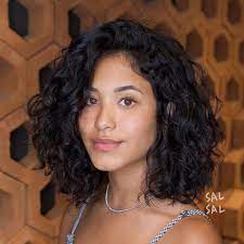 Best Hairstyles And Haircuts For Heart Shaped Faces Curly Hair Styles Naturally Curly Hair Styles Medium Length Curly Hair