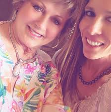 Who is a good hairstylist for extensions in Green Valley, Tubac, Rio Rico  areas?