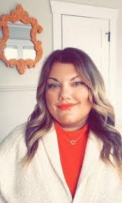 Kelly Cheeseman's Instagram, Twitter & Facebook