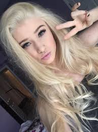 Black hair can go for a softer brow. Sammie On Twitter Cuntneydick Treekass Cuuntsy Your Brows Aren T Dark